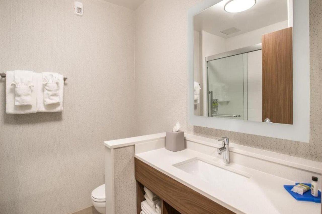Holiday Inn Express & Suites Racine By Ihg Екстер'єр фото