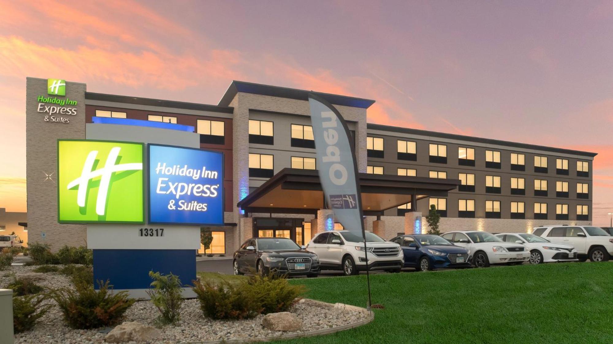 Holiday Inn Express & Suites Racine By Ihg Екстер'єр фото
